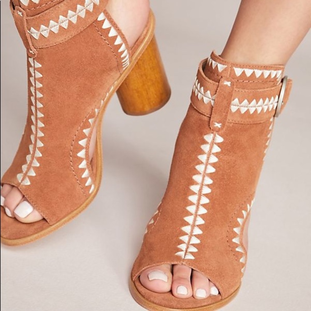 Bernardo Embroidered Sandal,  8.5
